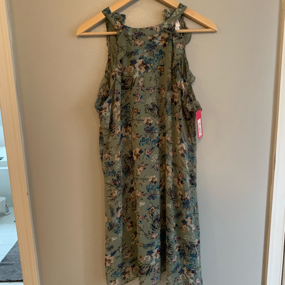 NWT - never worn, floral drop shoulder dress